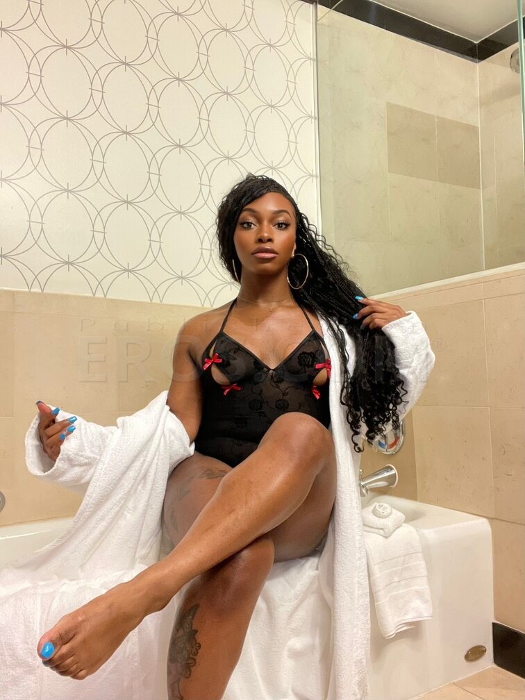 Nyla love