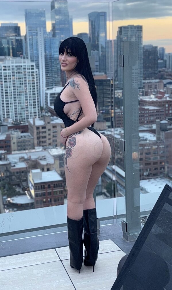 Mia