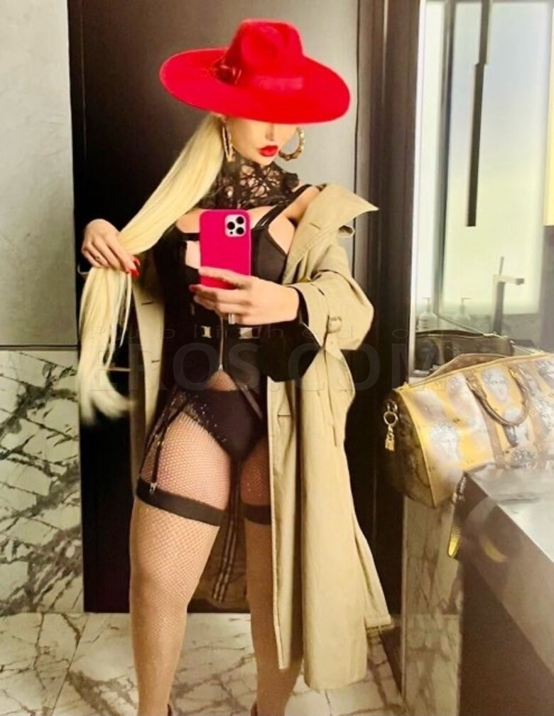Bella Bezos