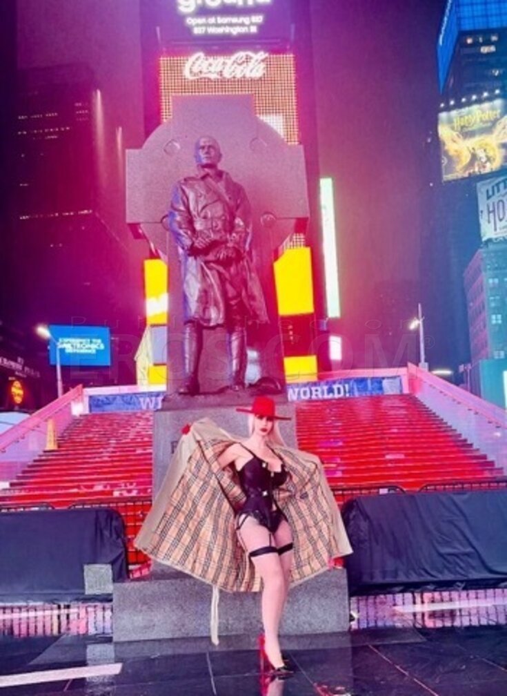 Bella Bezos