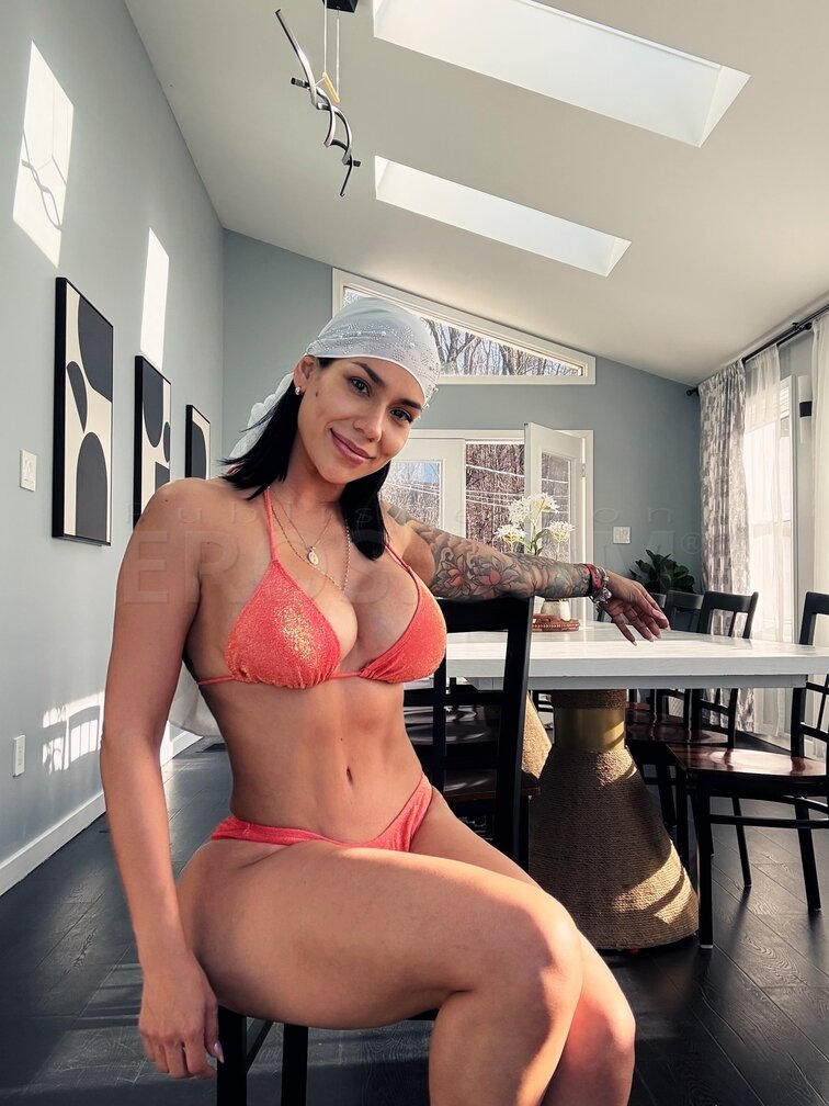 TYSON Annie Hot Latina