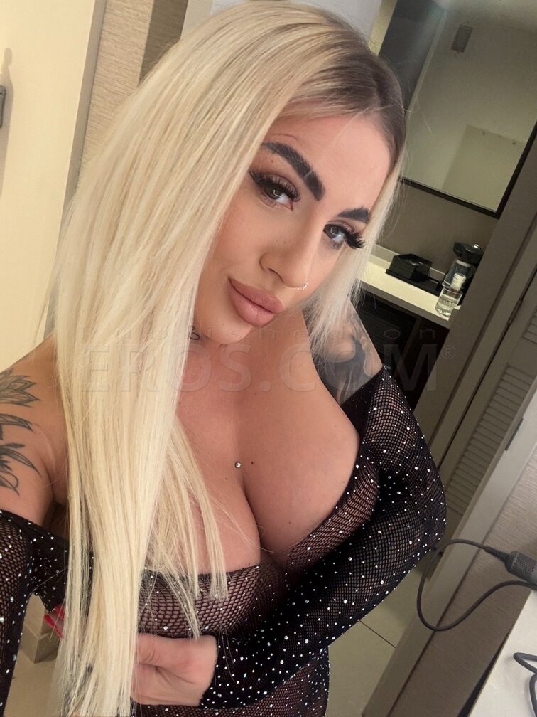 Ava Devon