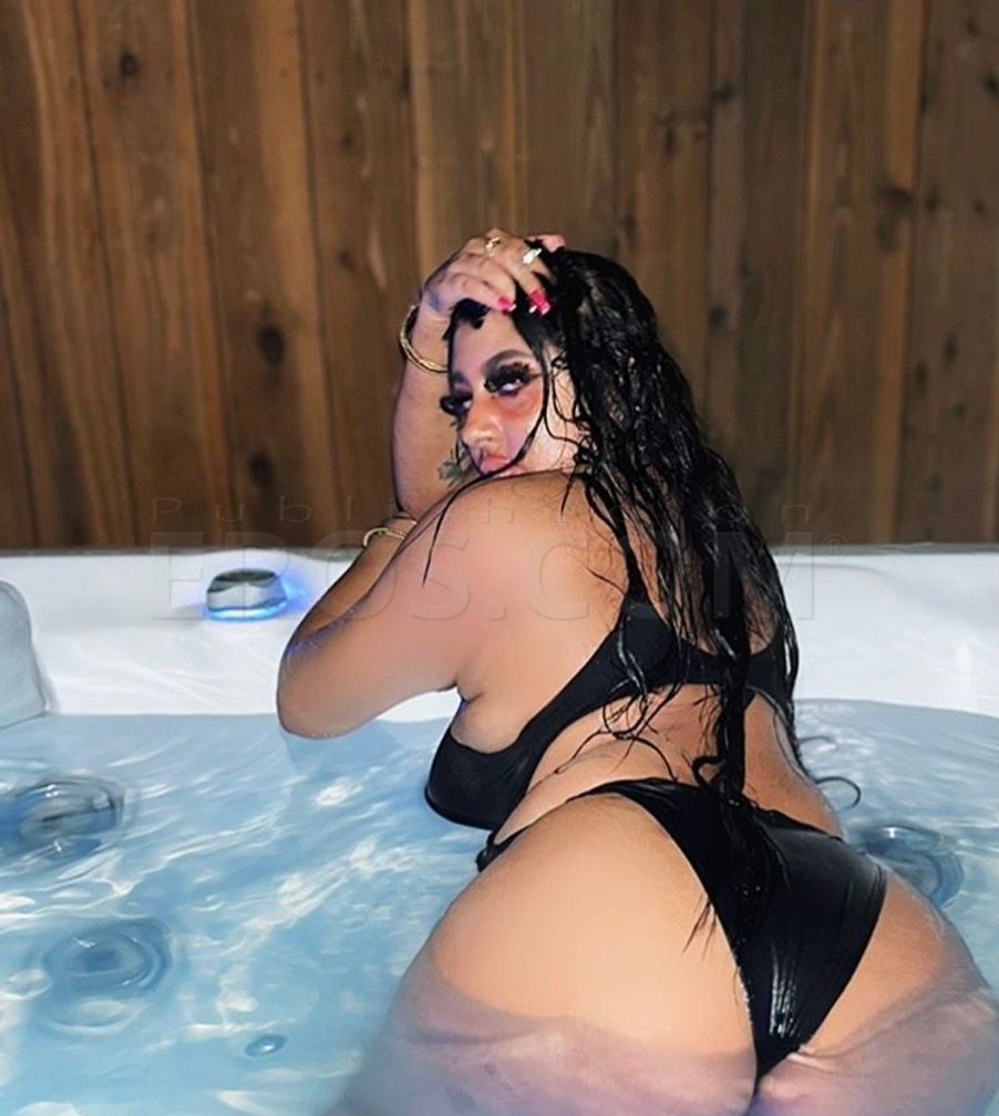 Riya Patel, Your Exotic Bombshell