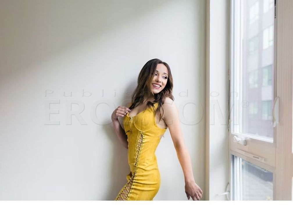 Model Estella