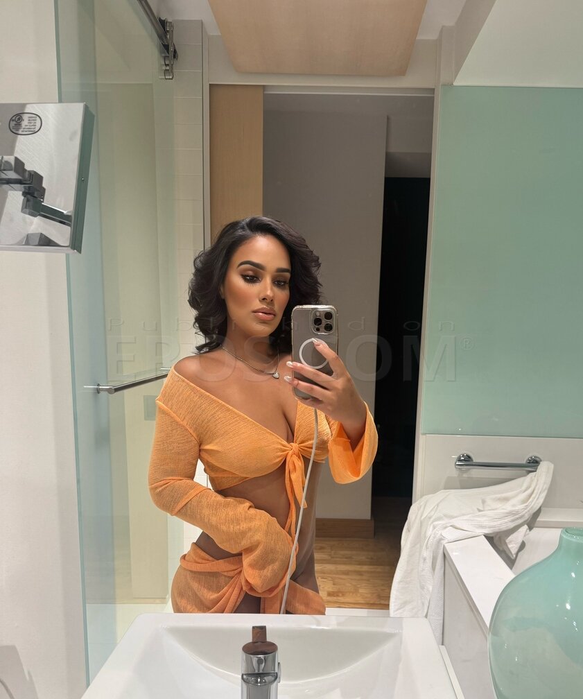 Demi Dolly