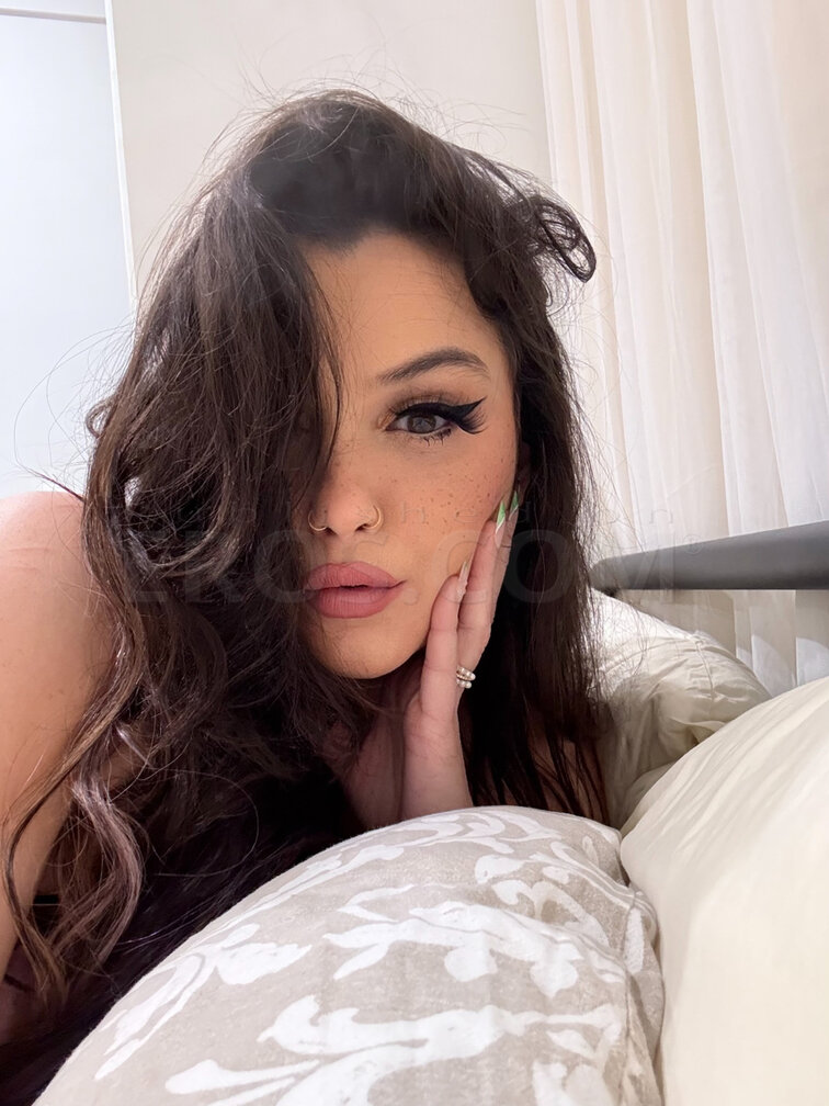 Sweetly Sasha Fox