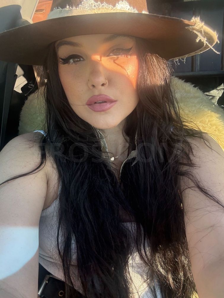 Sweetly Sasha Fox