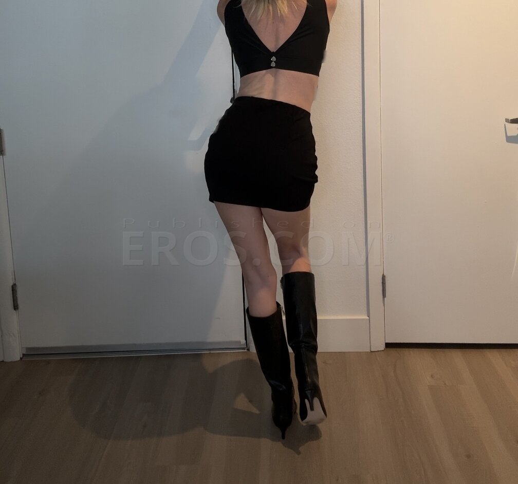 LA blonde escape