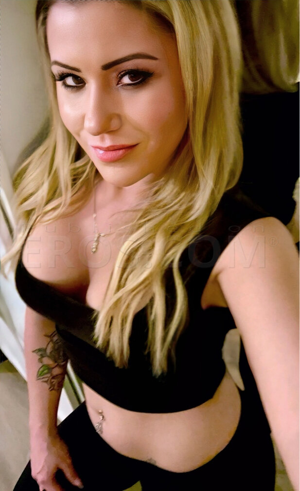 VIP Vivienne Grey