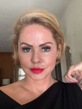 Porn star Molly Manning