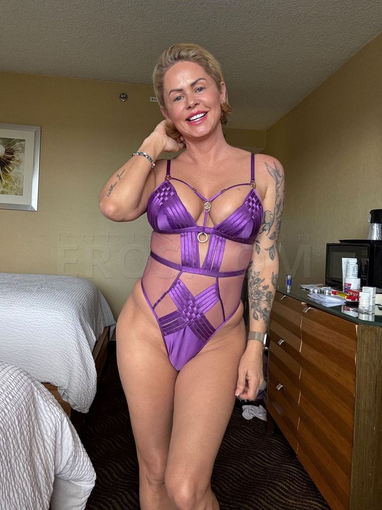 Adult Star Molly Manning