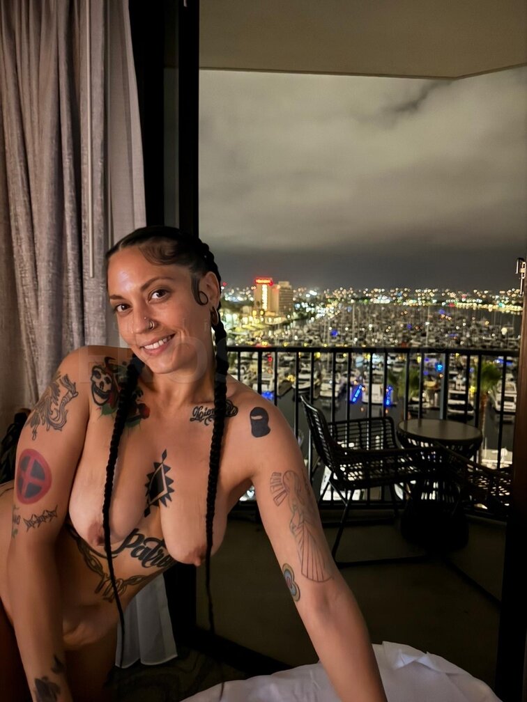VIP Jenni Papaya