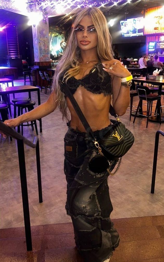 Julia Fox