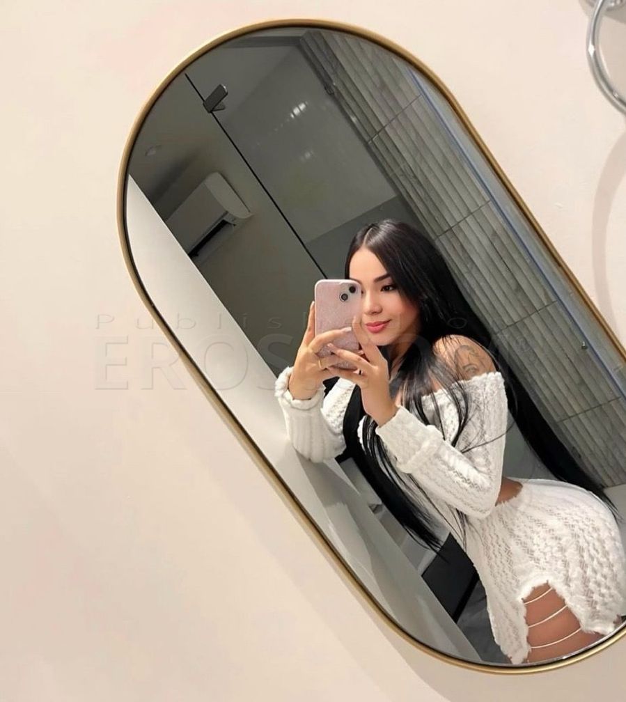 VIVIAN IN BLOOMINTONG