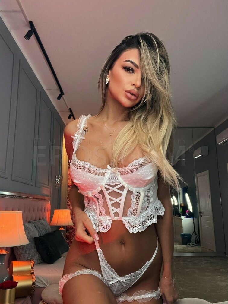VIP Ex Blondie Cheerleader