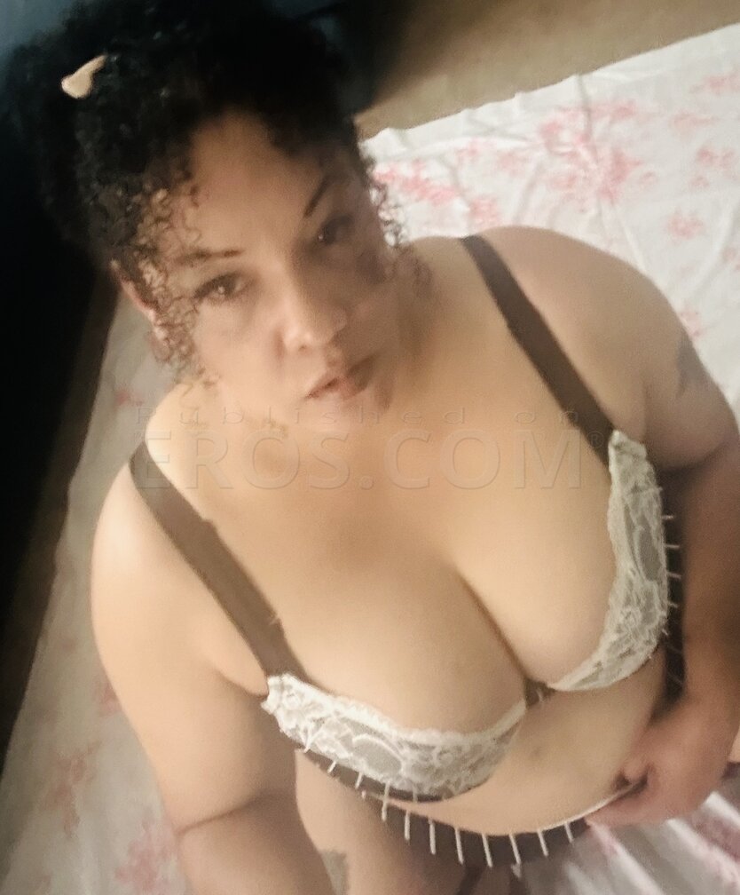 Curvy girl shelly
