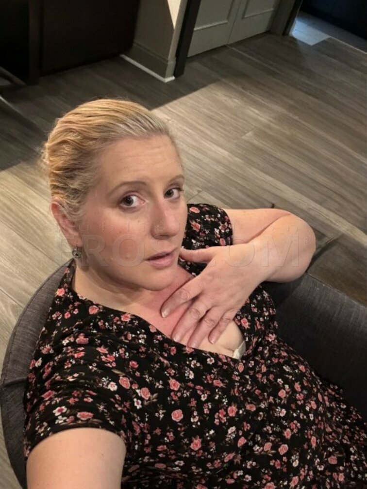 Seraphina Mature