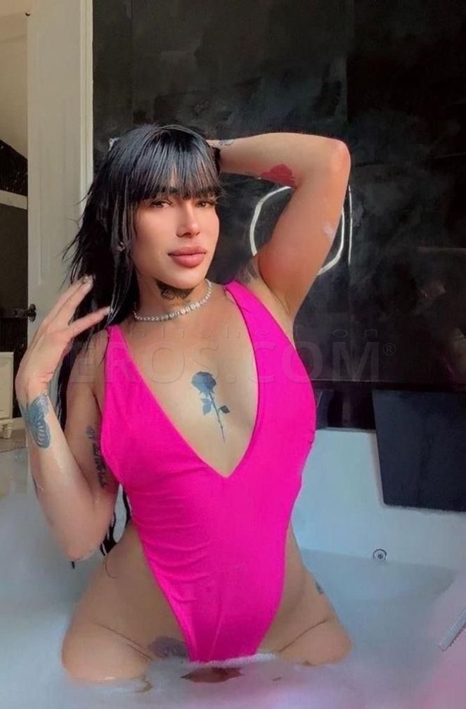 Beautiful Latina in the city