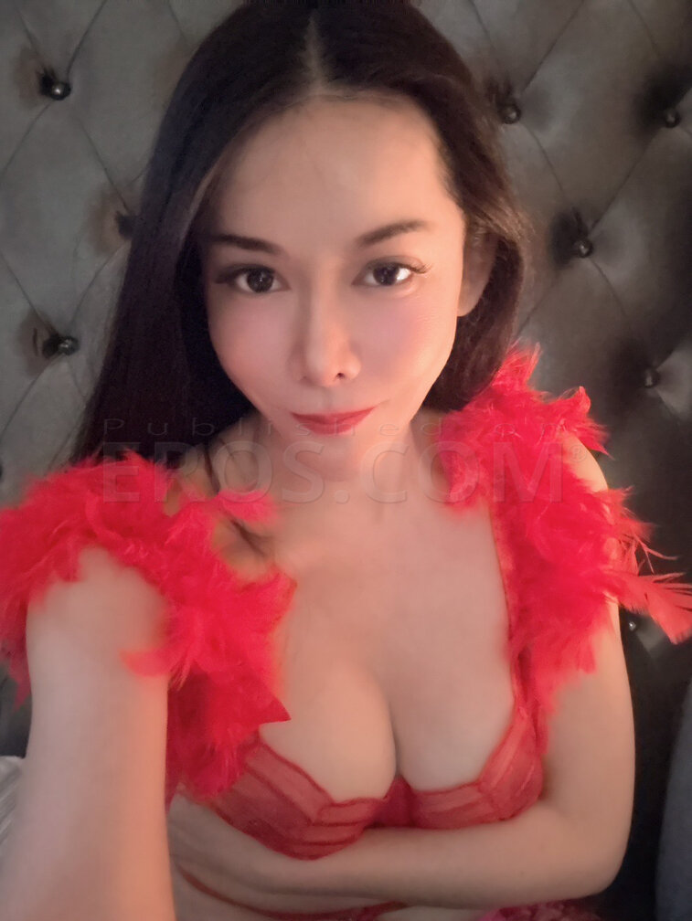 Zoey Demi T