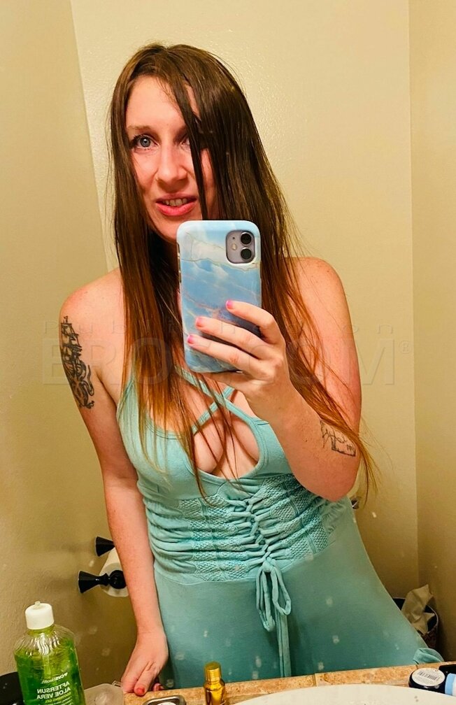 Savannah White