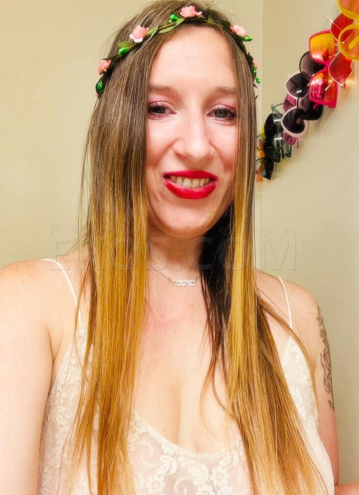 Savannah White