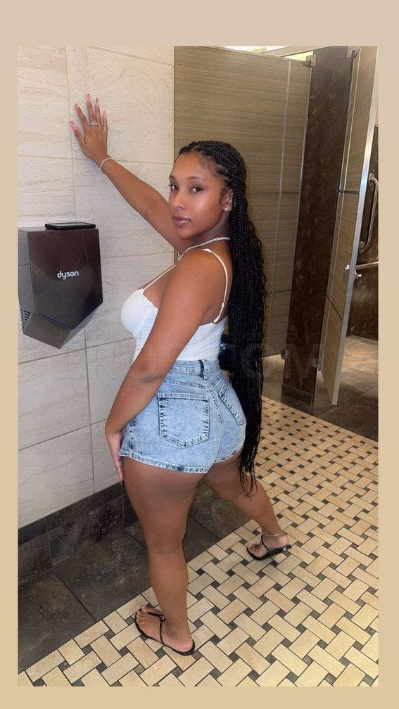 Light Skin Caramel Baddie