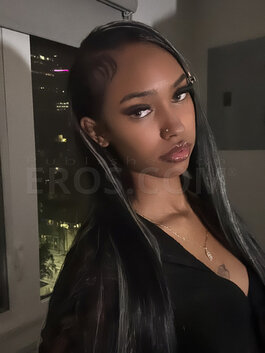 KLOE VEE