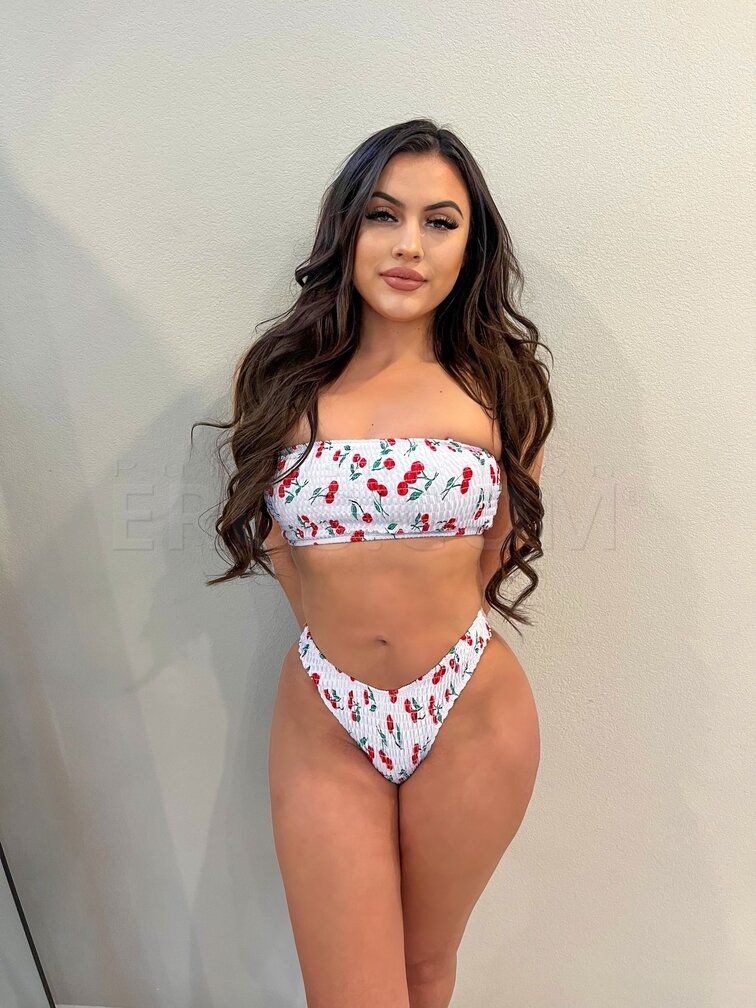 Mariah Lynn