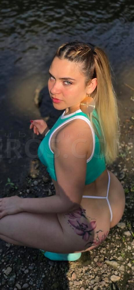 VIP Nicole