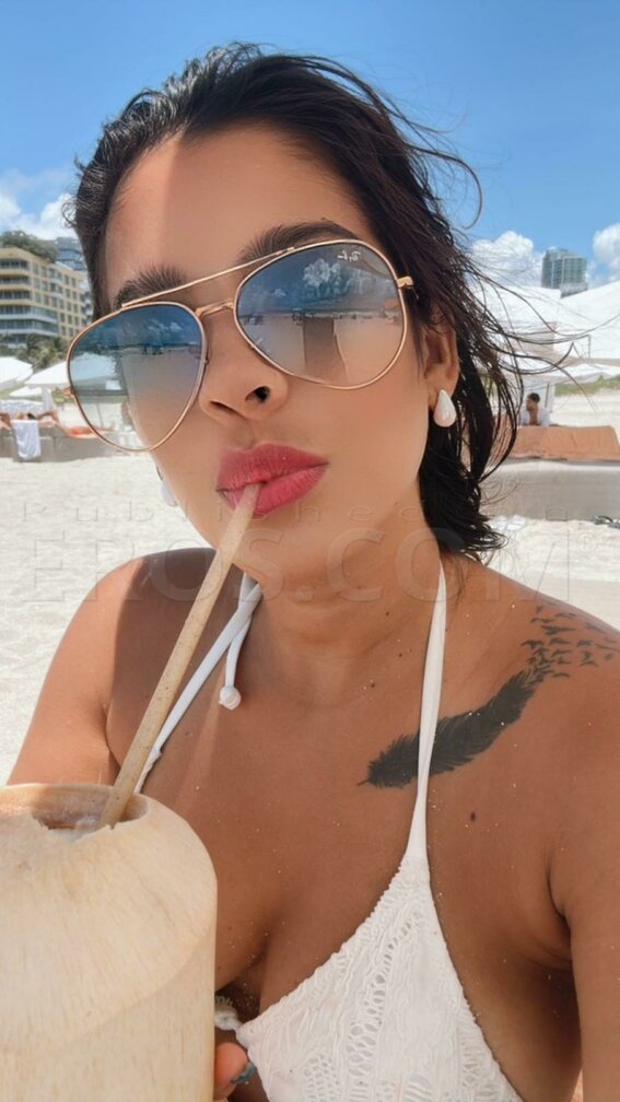 Emily Latina