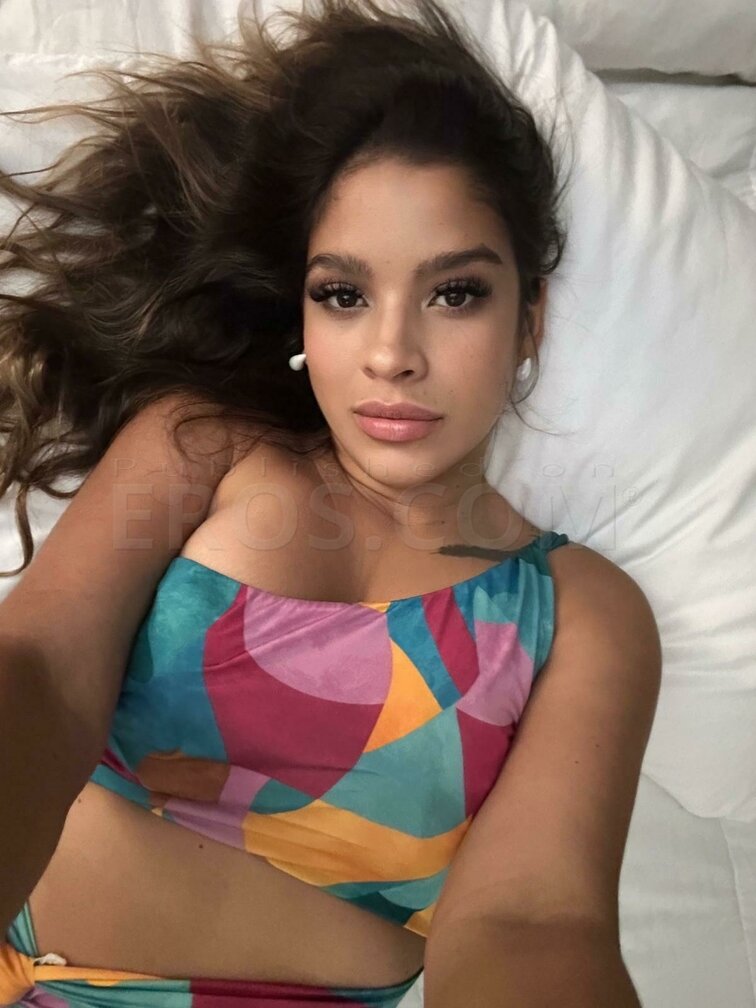 Emily Latina