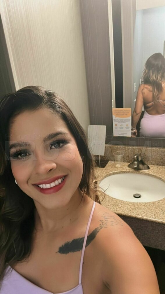 Emily Latina