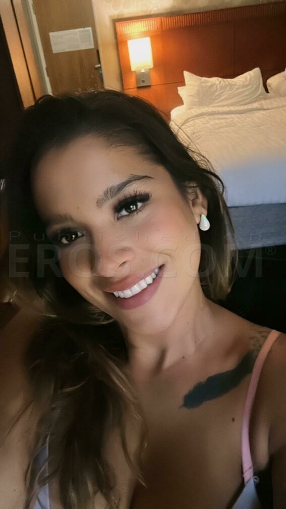 Emily Latina