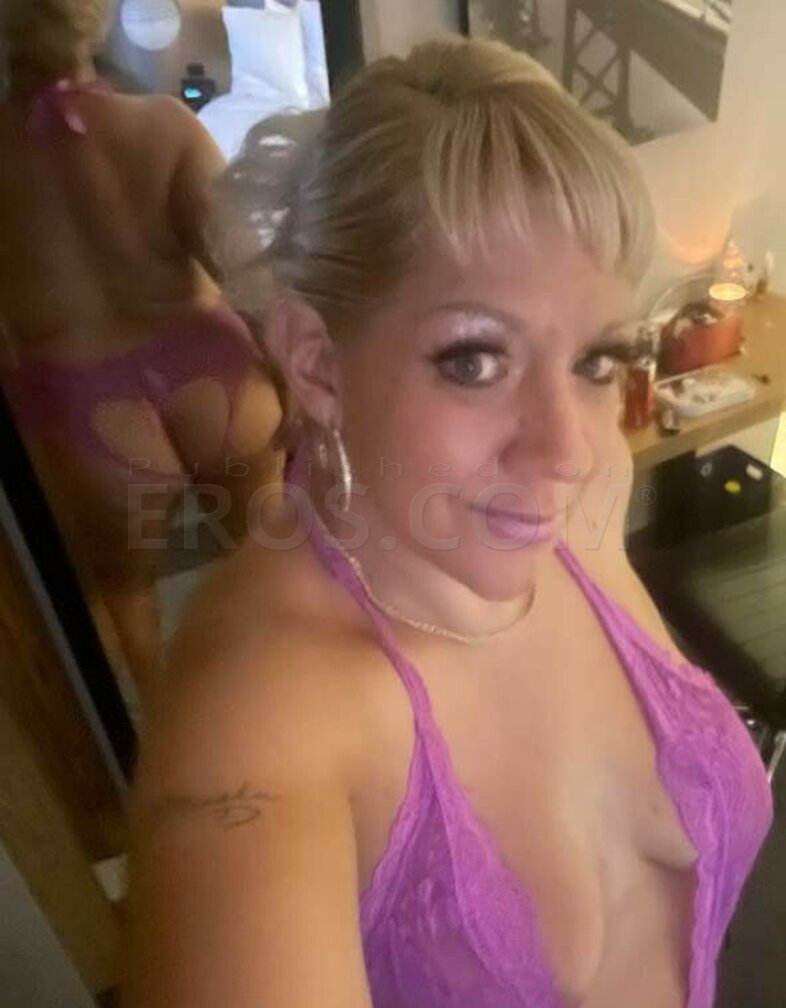 Amber Pleazures