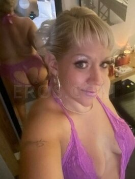 Amber Pleazures