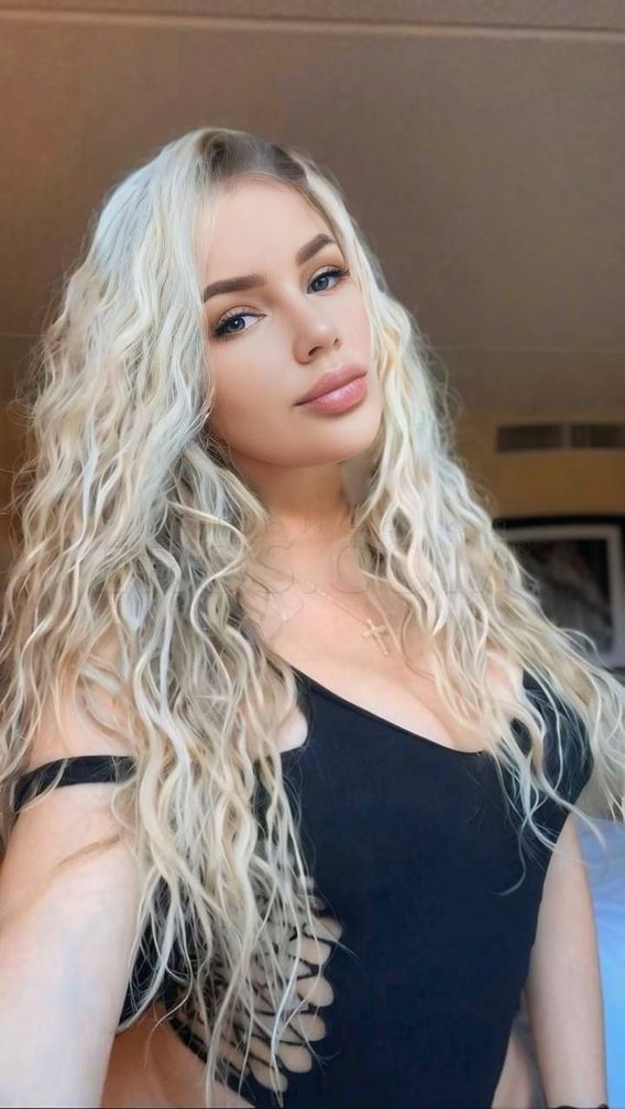 Melany in Novi