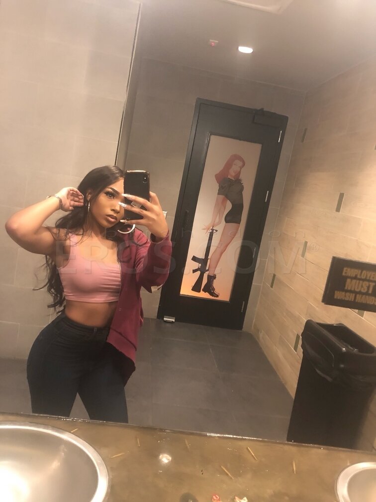 Lola Monae