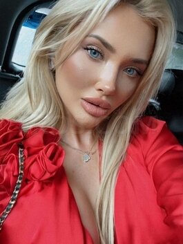 MIA BLOOM
