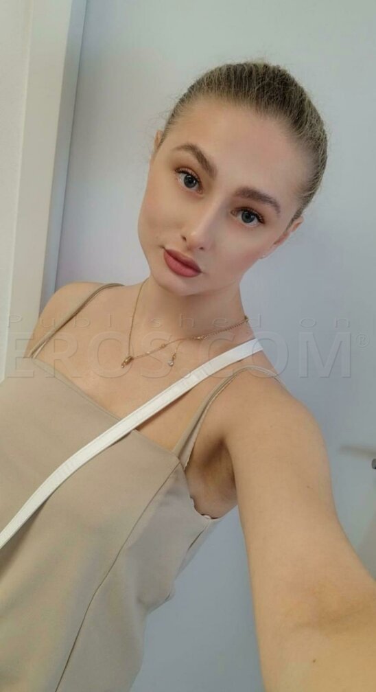 Kristina in Wes Hollywood