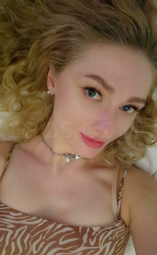 Kristina in Wes Hollywood