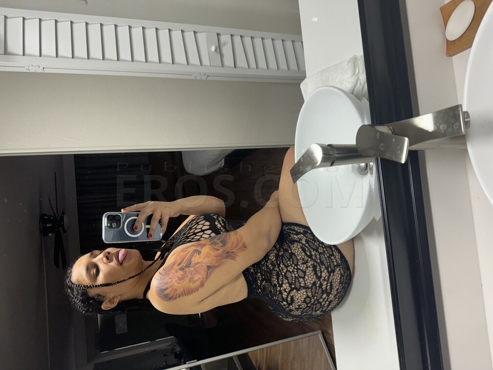 Dominican bombshell