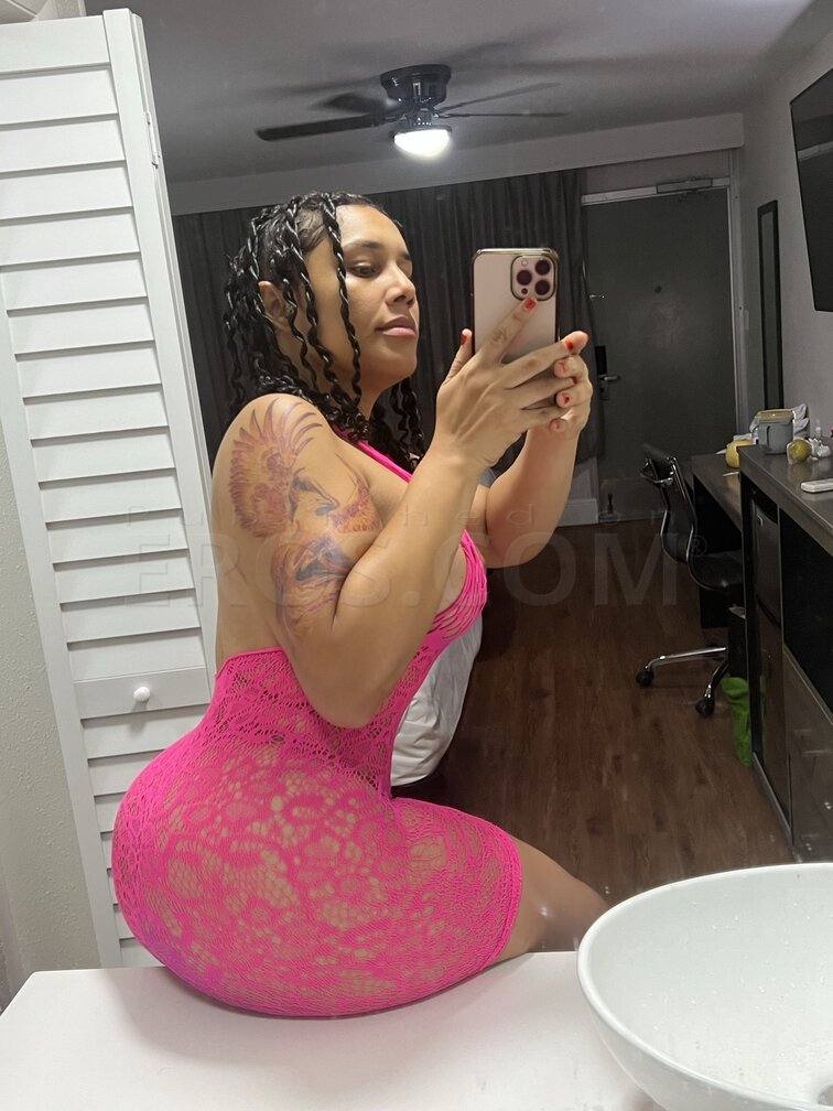 Dominican bombshell