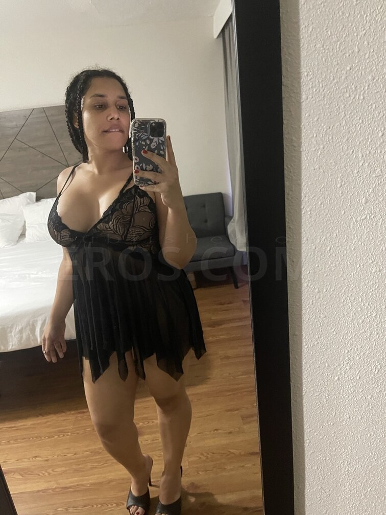 Dominican bombshell