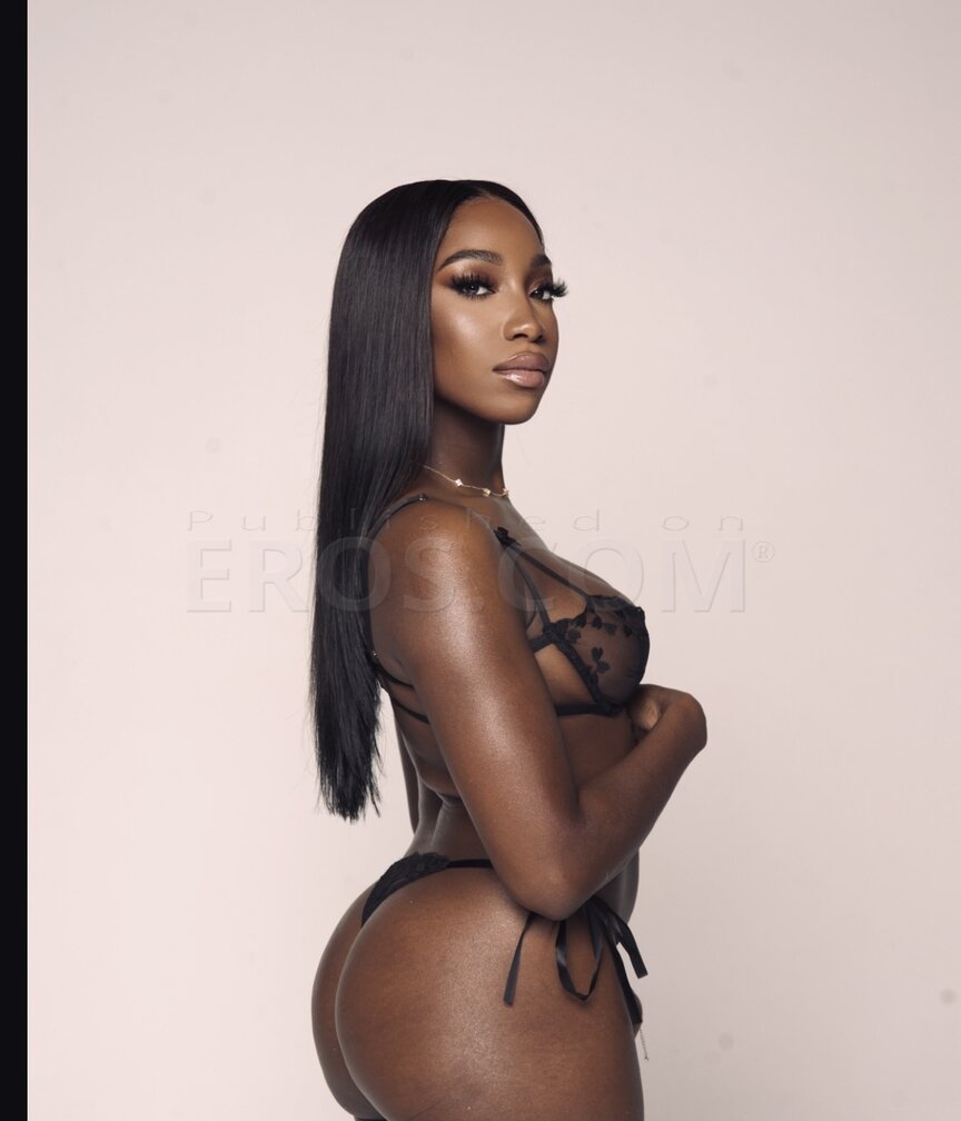 VIP Ms Chanel Blaire