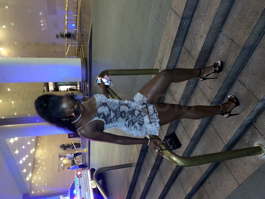 VIP Ms Chanel Blaire