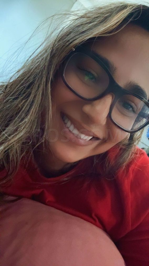 Kelly is happy 2 melt your stress