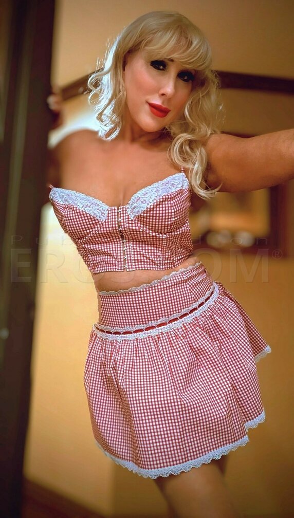Blonde Tabatha
