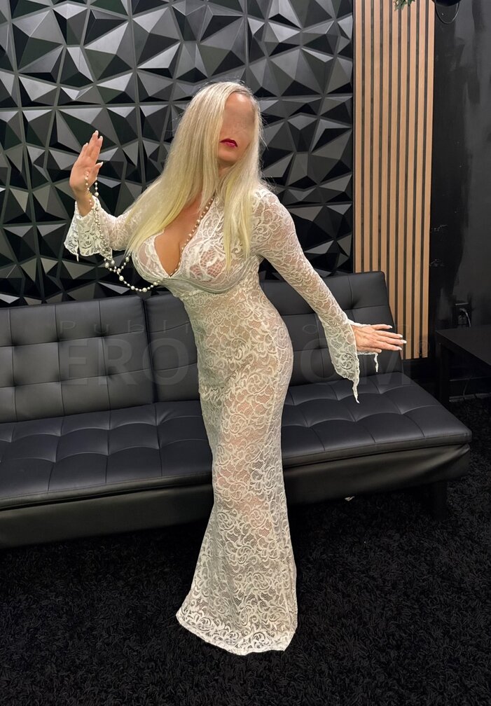 Tempting Sofia