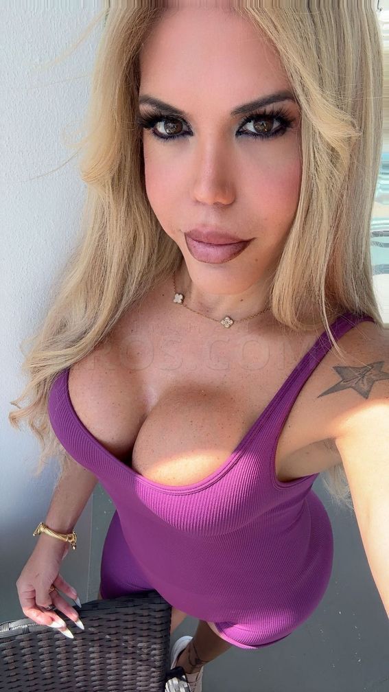 Martina in EDGEWATER