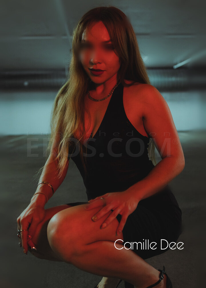 VIP Camille Dee